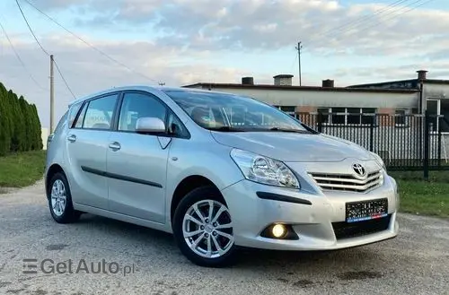 TOYOTA Verso 