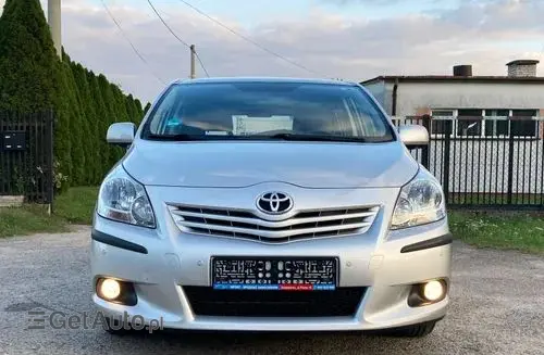 TOYOTA Verso 