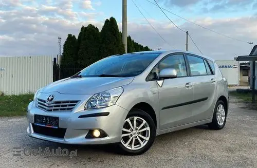 TOYOTA Verso 