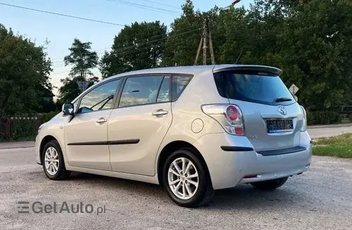 TOYOTA Verso 