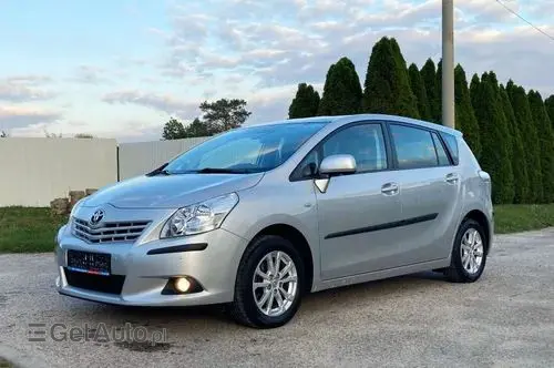 TOYOTA Verso 
