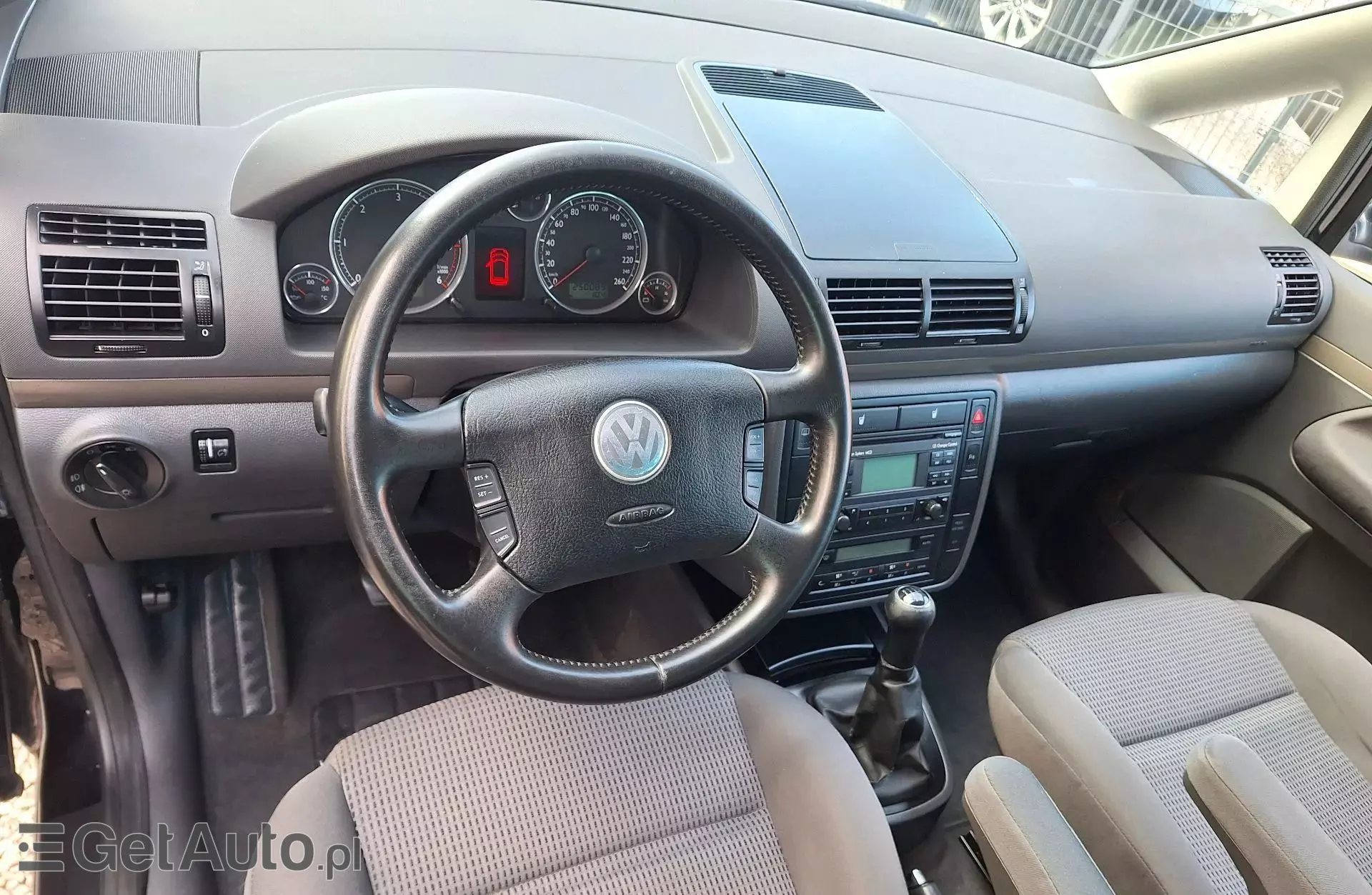 VOLKSWAGEN Sharan 1.9 TDI (115 KM)