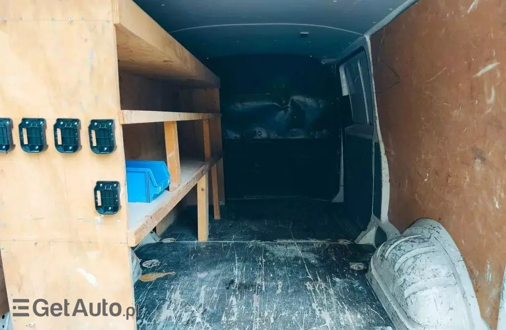 VOLKSWAGEN TRANSPORTER 