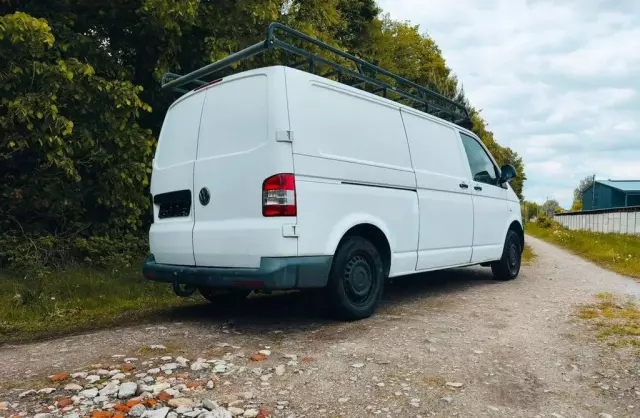 VOLKSWAGEN TRANSPORTER 