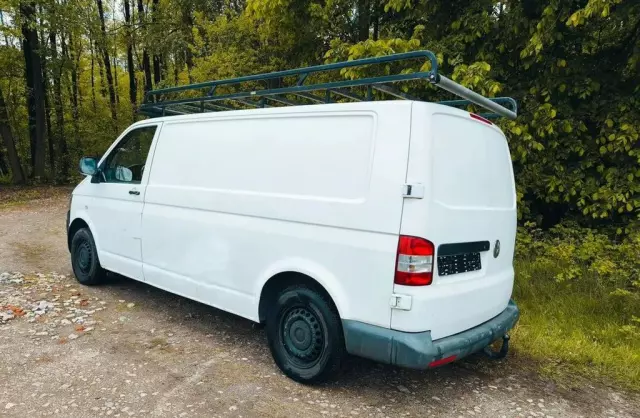 VOLKSWAGEN TRANSPORTER 