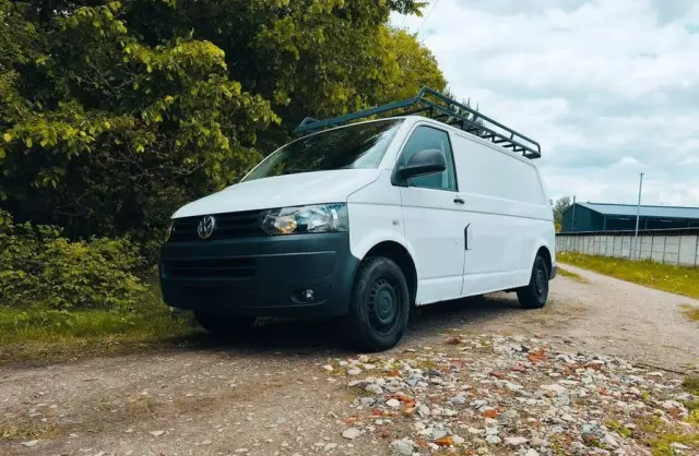 VOLKSWAGEN TRANSPORTER 