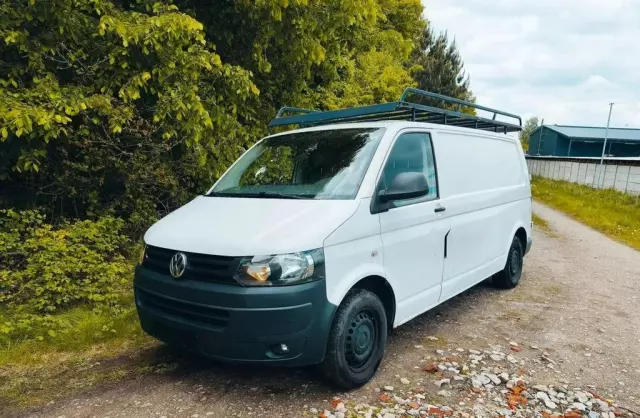 VOLKSWAGEN TRANSPORTER 