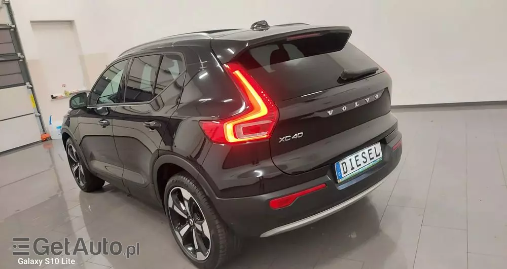VOLVO XC 40 D4 AWD Geartronic R-Design