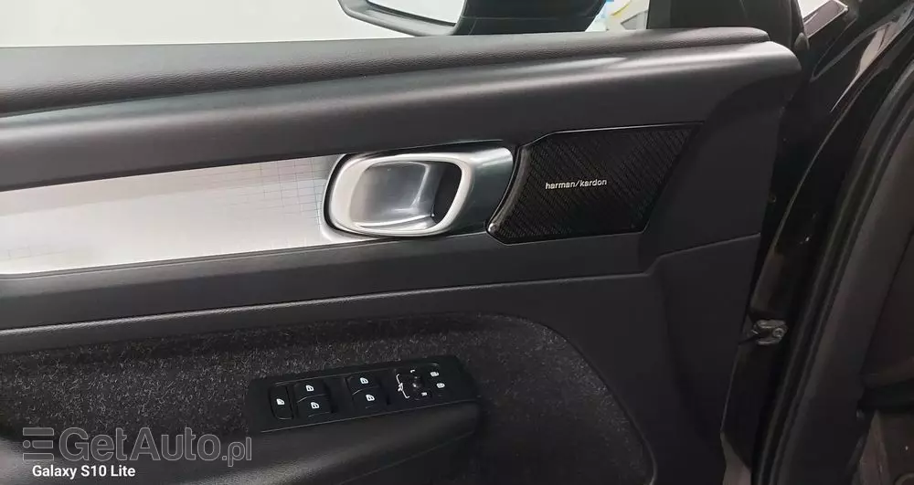 VOLVO XC 40 D4 AWD Geartronic R-Design