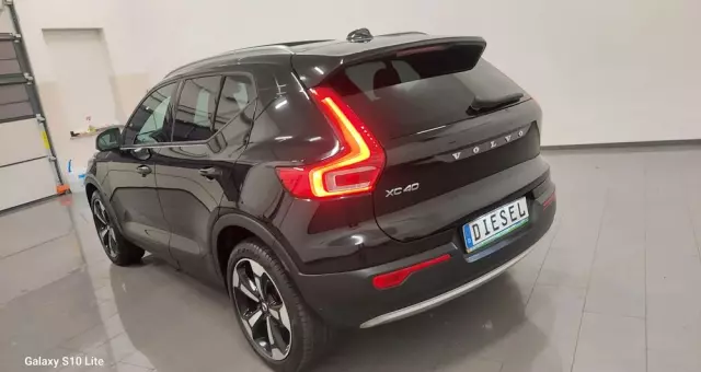 VOLVO XC 40 D4 AWD Geartronic R-Design