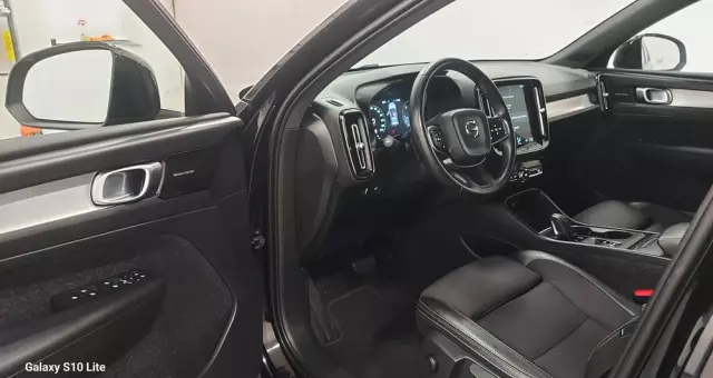 VOLVO XC 40 D4 AWD Geartronic R-Design