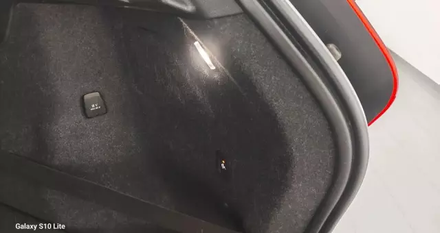 VOLVO XC 40 D4 AWD Geartronic R-Design