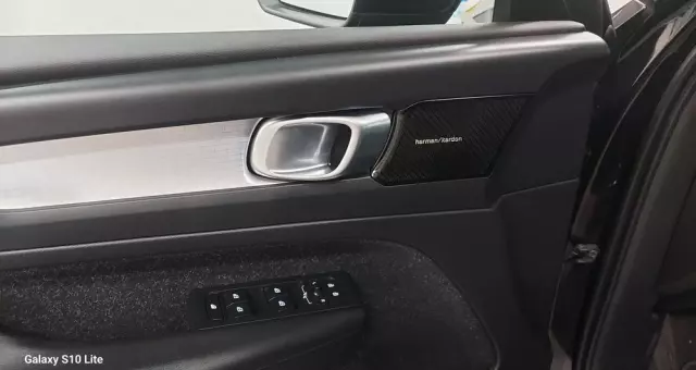 VOLVO XC 40 D4 AWD Geartronic R-Design