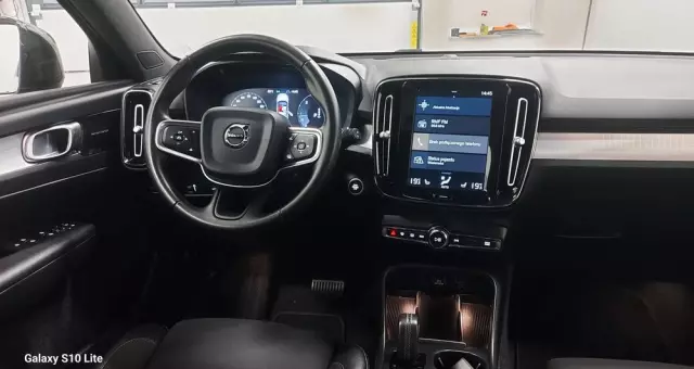 VOLVO XC 40 D4 AWD Geartronic R-Design