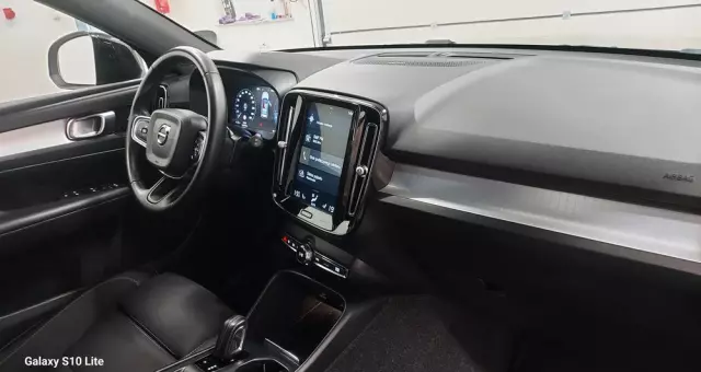 VOLVO XC 40 D4 AWD Geartronic R-Design