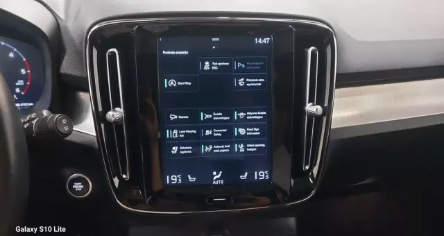 VOLVO XC 40 D4 AWD Geartronic R-Design