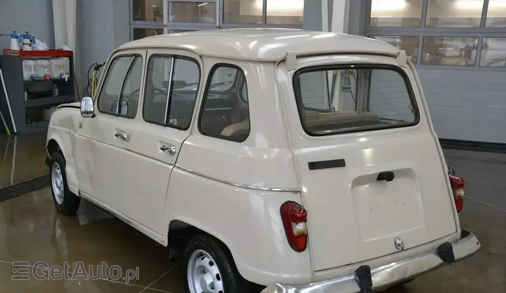 RENAULT 4 