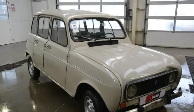 RENAULT 4 