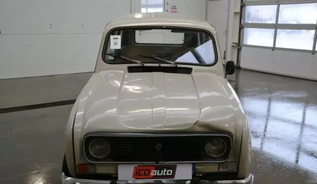 RENAULT 4 