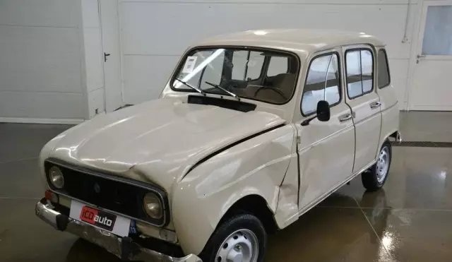 RENAULT 4 