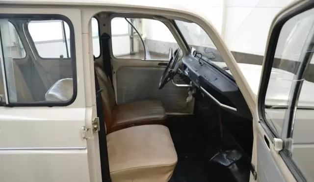 RENAULT 4 