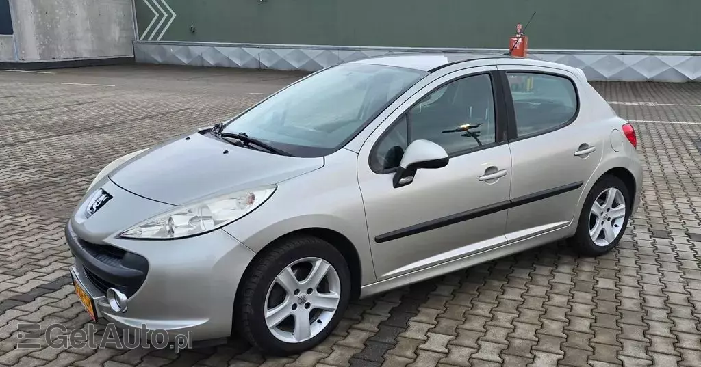 PEUGEOT 207 
