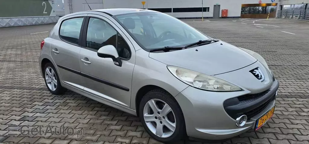 PEUGEOT 207 