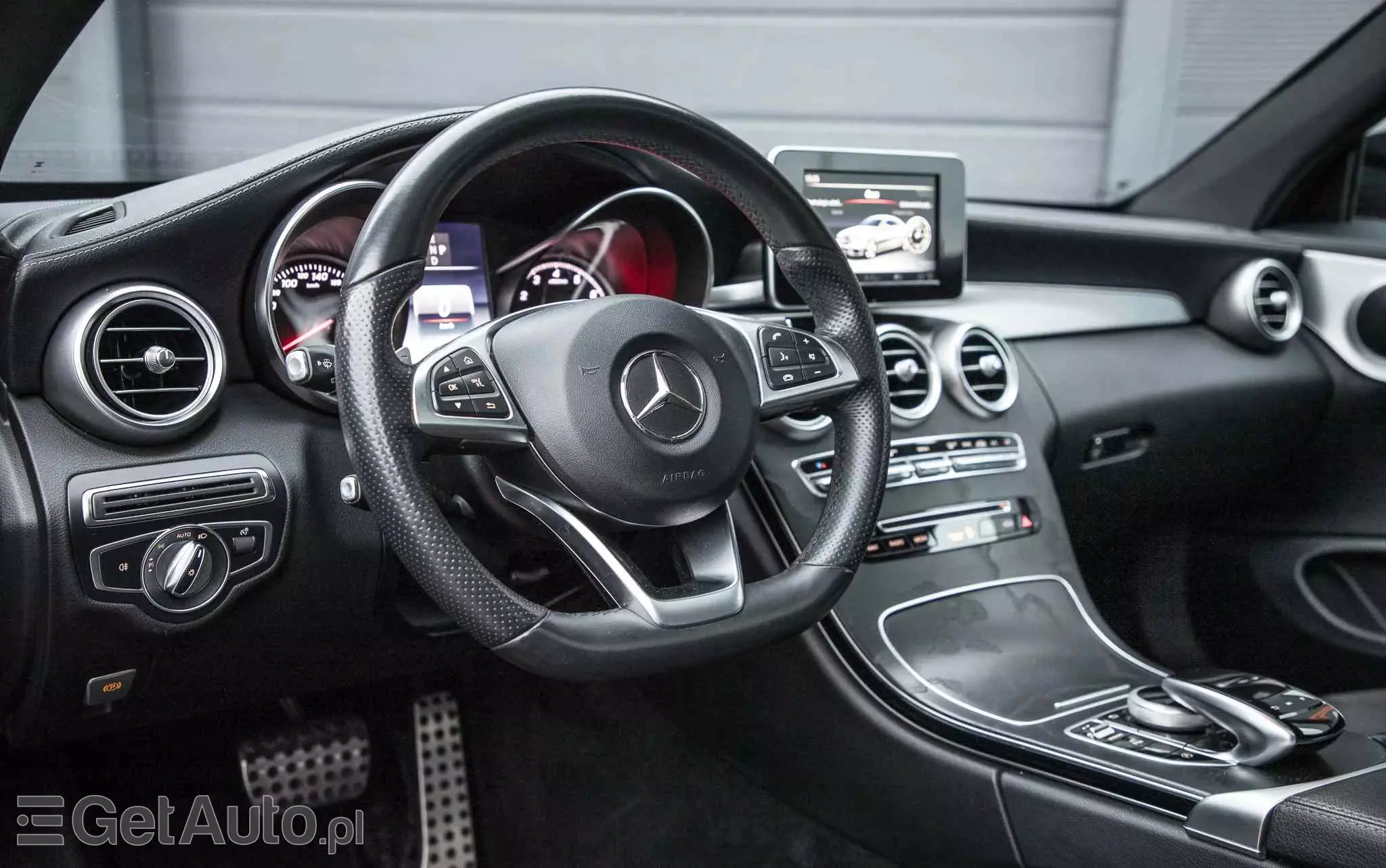 MERCEDES-BENZ Klasa C 200 4-Matic 9G-TRONIC