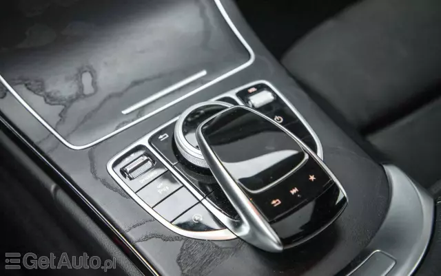 MERCEDES-BENZ Klasa C 200 4-Matic 9G-TRONIC
