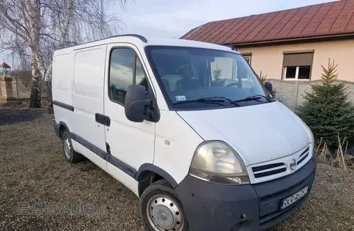 NISSAN Interstar 