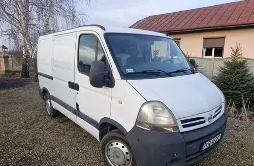 NISSAN Interstar 
