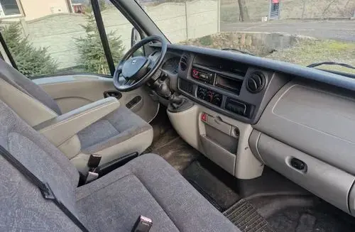 NISSAN Interstar 