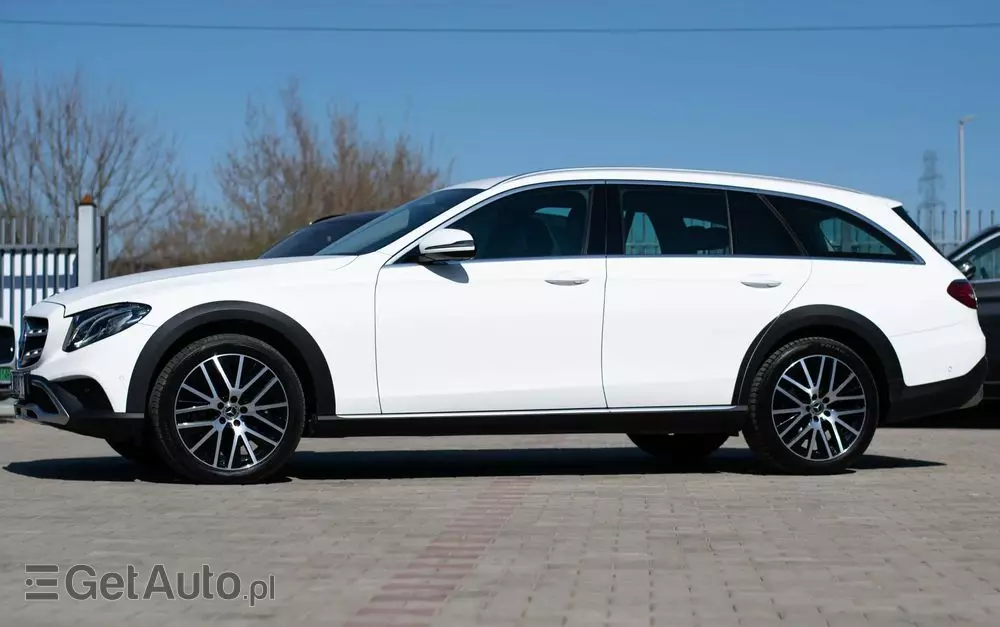 MERCEDES-BENZ Klasa E 220 d 4Matic T All-Terrain 9G-TRONIC Avantgarde