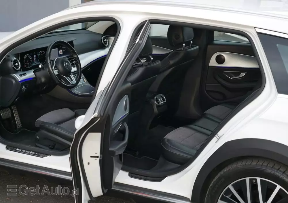MERCEDES-BENZ Klasa E 220 d 4Matic T All-Terrain 9G-TRONIC Avantgarde