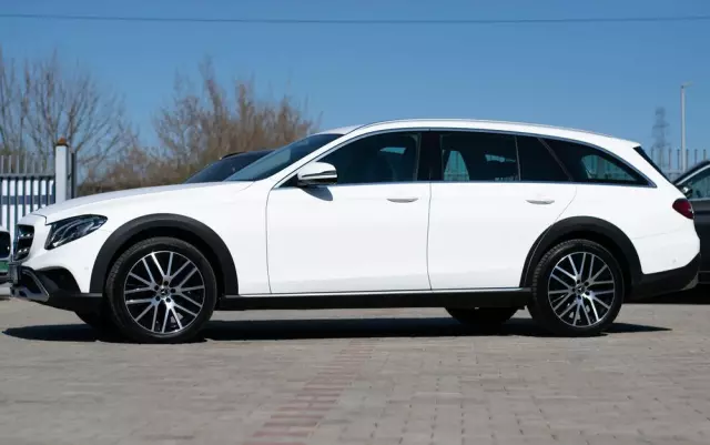 MERCEDES-BENZ Klasa E 220 d 4Matic T All-Terrain 9G-TRONIC Avantgarde