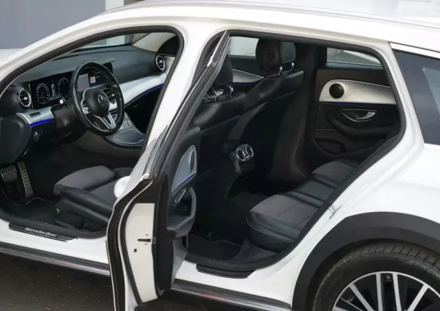 MERCEDES-BENZ Klasa E 220 d 4Matic T All-Terrain 9G-TRONIC Avantgarde