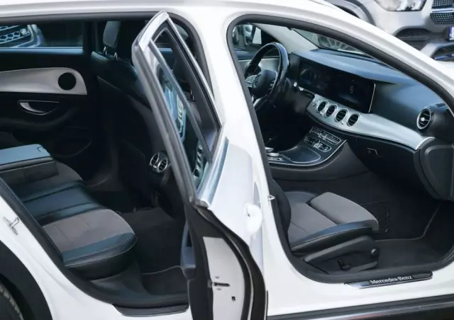 MERCEDES-BENZ Klasa E 220 d 4Matic T All-Terrain 9G-TRONIC Avantgarde