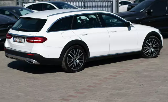 MERCEDES-BENZ Klasa E 220 d 4Matic T All-Terrain 9G-TRONIC Avantgarde