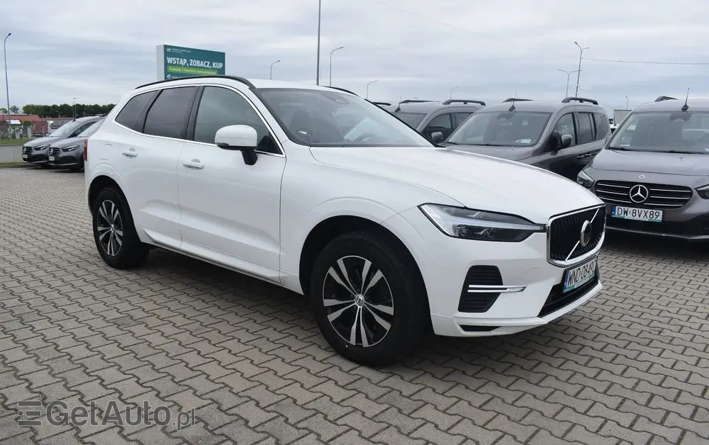VOLVO XC 60 B4 B Momentum Pro