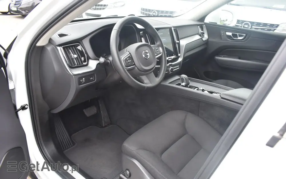 VOLVO XC 60 B4 B Momentum Pro