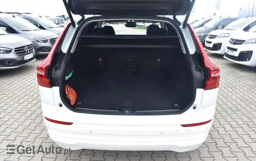 VOLVO XC 60 B4 B Momentum Pro