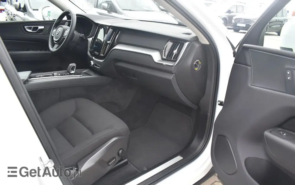 VOLVO XC 60 B4 B Momentum Pro