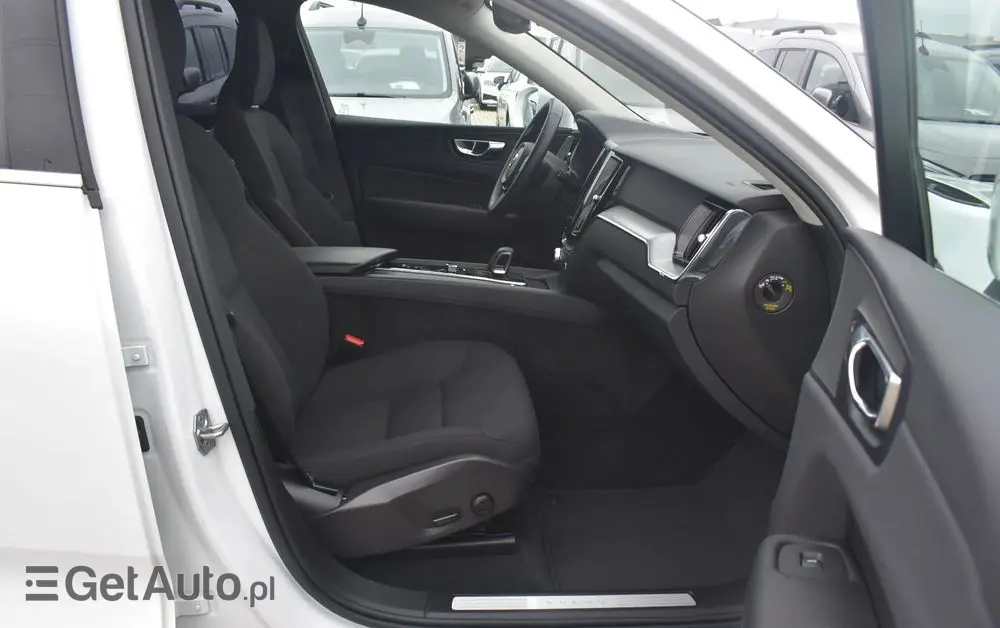 VOLVO XC 60 B4 B Momentum Pro