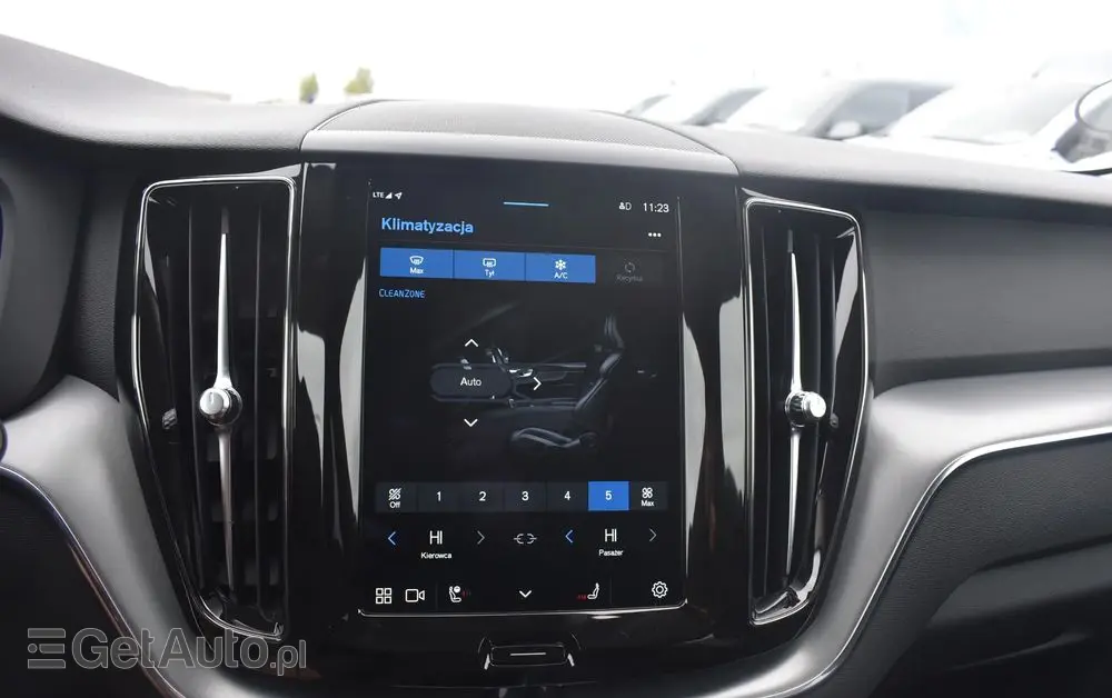 VOLVO XC 60 B4 B Momentum Pro