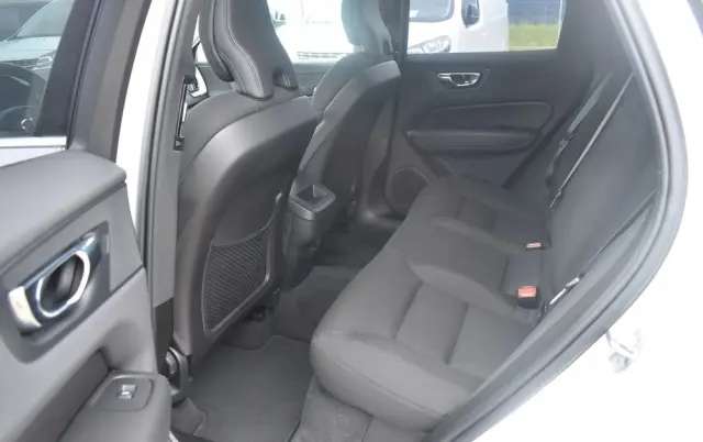 VOLVO XC 60 B4 B Momentum Pro