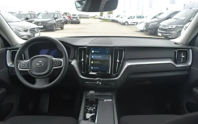 VOLVO XC 60 B4 B Momentum Pro