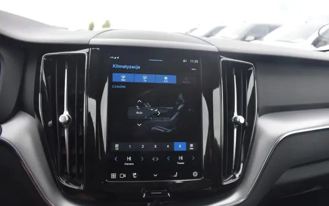 VOLVO XC 60 B4 B Momentum Pro