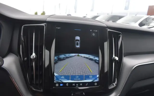 VOLVO XC 60 B4 B Momentum Pro