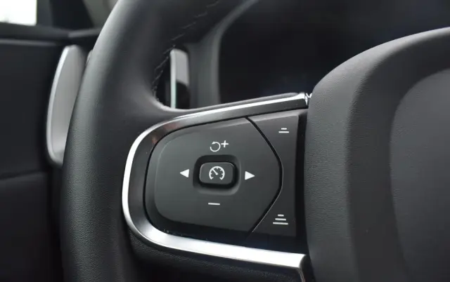 VOLVO XC 60 B4 B Momentum Pro