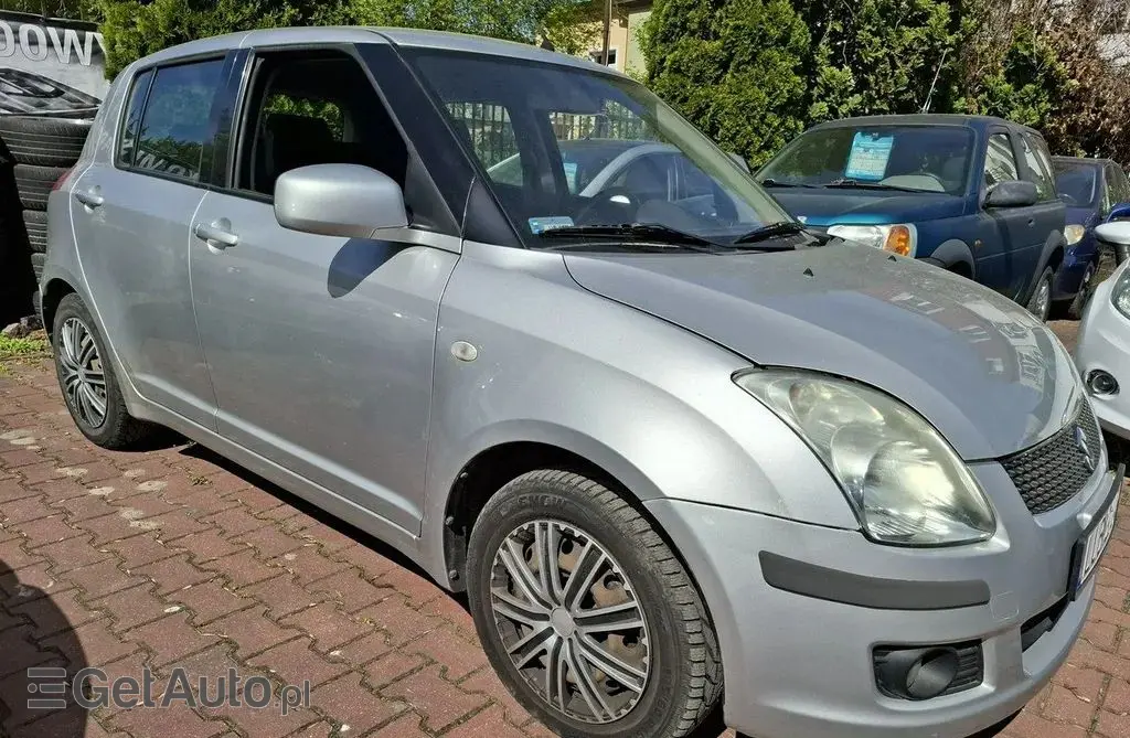 SUZUKI Swift 